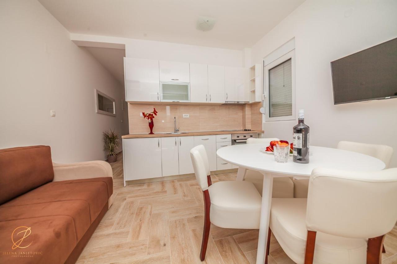 Apartments Ruzmarin Herceg Novi Exterior photo